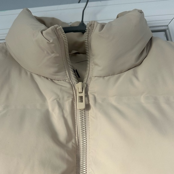 Zara Puffer Vest - Picture 3 of 5